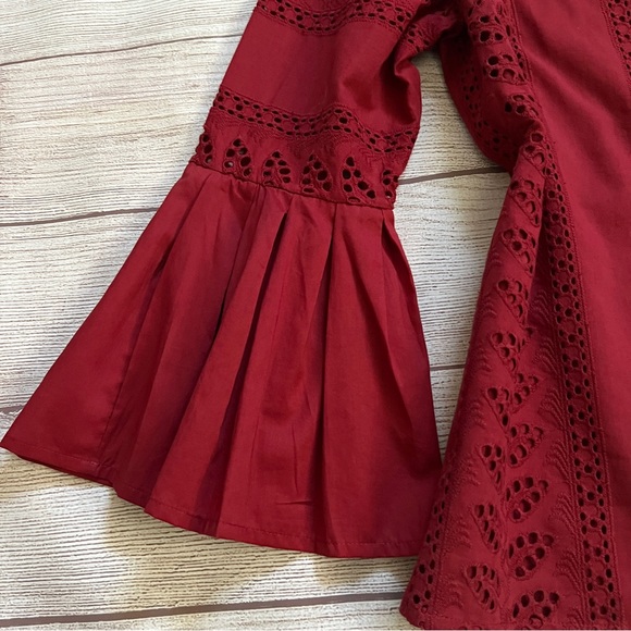 EXPRESS Eyelet Flare Pleated Bell Sleeve Top - Picture 6 of 15